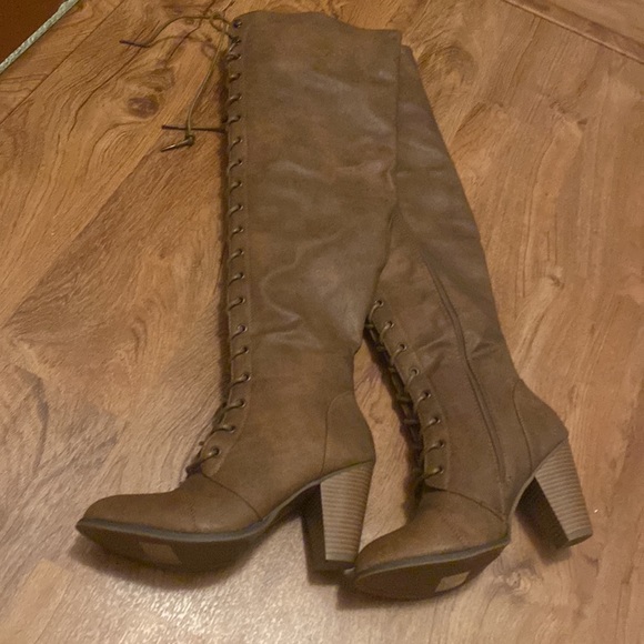 NWOT Forever Over knee Lace-up Leather Boots Size 10 - Picture 2 of 16